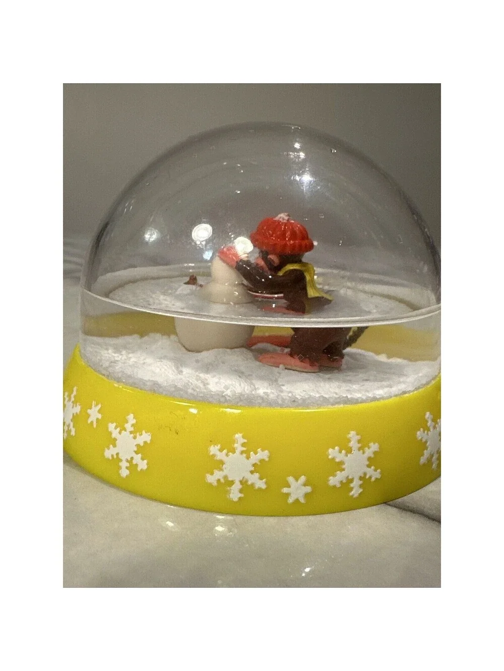 2006 Curious George Retro Plastic Christmas Snow Globe Universal Studios Holiday